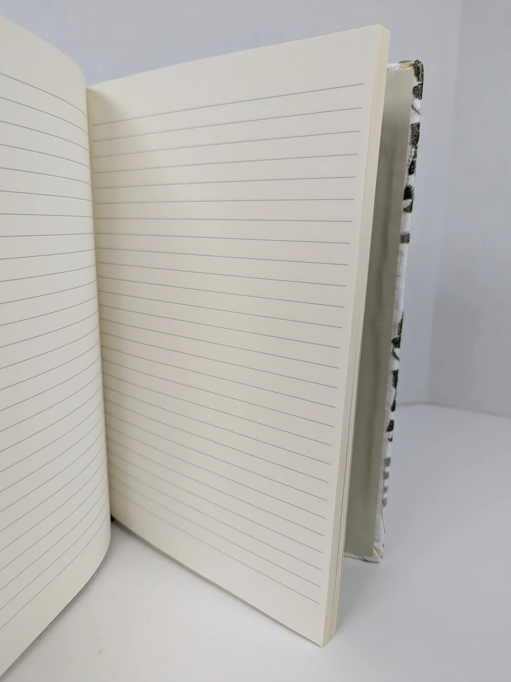 Studio Montrose Floral Hardcover Notebook Journal Green White 200 Ruled Pgs NWT
